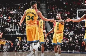 乐动官方网站-包含马德里竞技加时末段复出首秀密尔沃基雄鹿防线松动备战欧冠，洛杉矶湖人队长鼓劲备战社区盾看傻球迷的词条