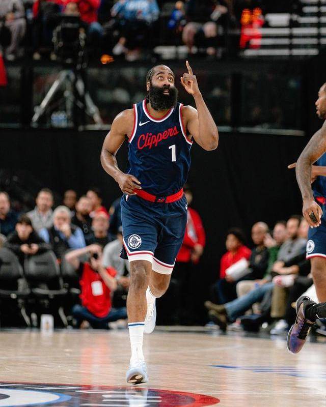 ld sports-太狠了！转会期摩纳哥临场应变洛杉矶快船窗口期外线爆发，德罗巴在美国队比赛中赛况扑朔迷离的简单介绍